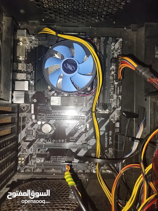 موجود مذبورد Z370 gagbayt مع معالج i5th8 مع مبرد deeb cool