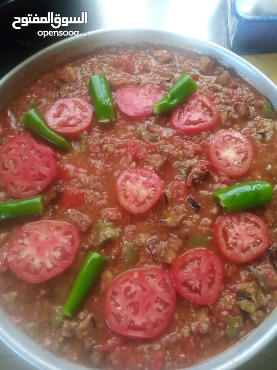شيف طباخ شرقي وغربي وسلطات ابحث عن عمل خبره في الاكل العربي والسلطات خبره في الفندق وشركه