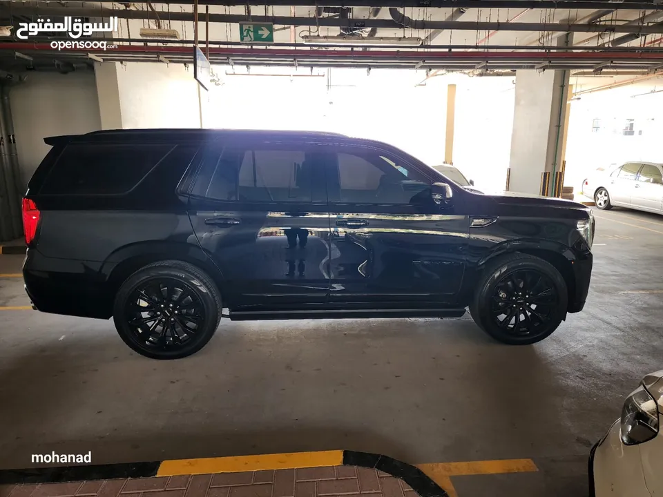 سيارة GMC YUKON DINELLI قمة في النظافة خليجي بلاك ايديشن