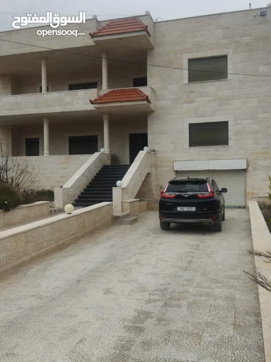 بيت مستقل  4 غرف نوم ماستر روم 4 واجهات حجر بلكونات صالات كراج خزان ماء تدفئه سور حديقه عزل اطلاله ح