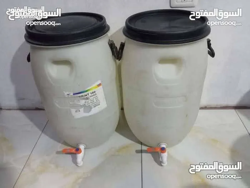 براميل بلاستيك نظاف جدا للبيع