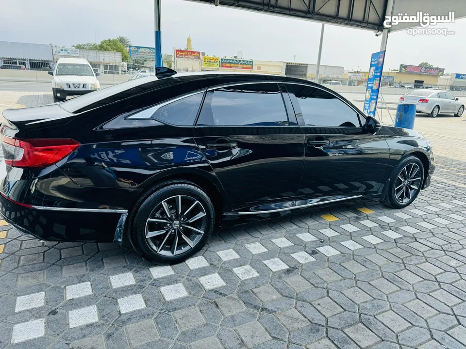 Honda Accord 2021 EXL Perl Black  1.5 turbo.    only low mileage 23,398