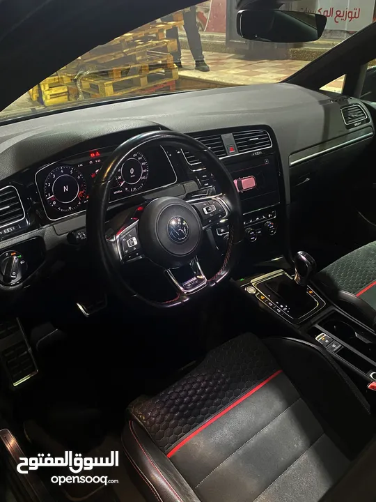 جولف GTI mk7.5  للبيع ع الكاش بسعر حرررق
