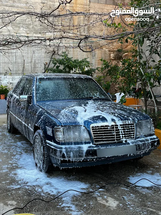 مرسيدس بطة W124