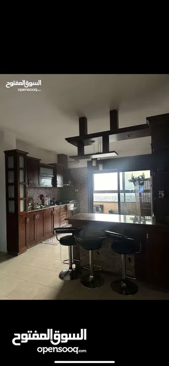 ثلاث غرف نوم مفروشة للإيجار الارسال