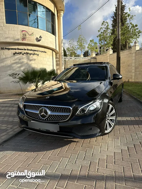 Mercedes E220D  بانوراما  موديل 2017 برخصة  دهان شركة  فل اضافات  امكانية البدل وارد  كرتونه سيارة