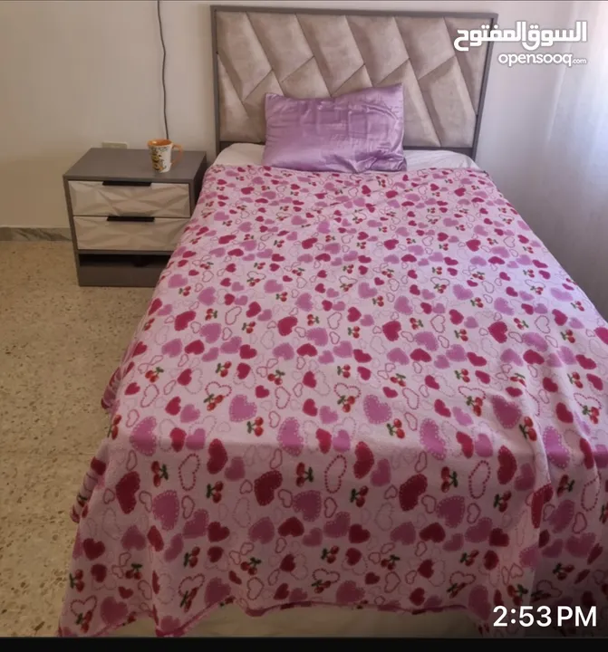 غرفة نوم لون ابيض