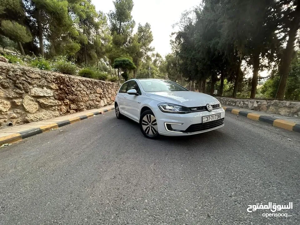 جولف (عدد2) 2020 ممشى 21000  وممشى29000 الف  فحص كامل    سيارات جمرك حره