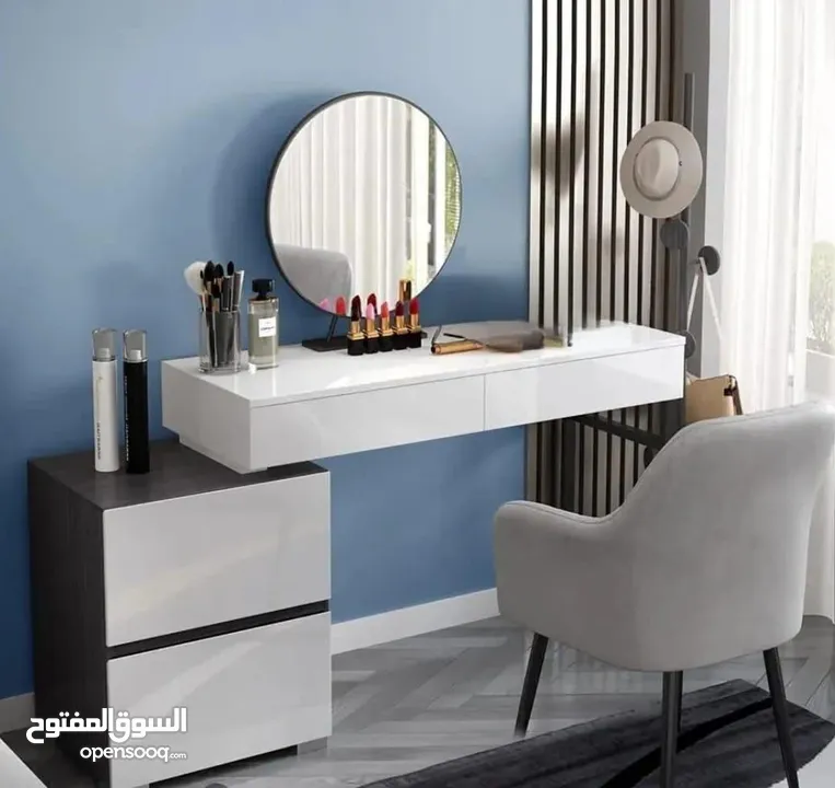 تسريحة مودرن مع خزانة جانبية – لمسة فخامة لغرفتك! ترتيب وأناقة بمساحة مثالية تصميم عصري بسيط .