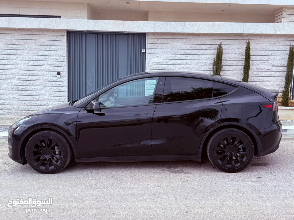 Tesla model y 2021 long range