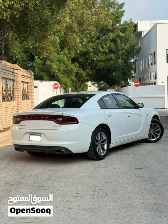 DODGE CHARGER SXT 2016 V6 FULL OPTION - SINGLE OWNER - AGENCY MAINTAINED - EXCELLENT CONDITION CAR!