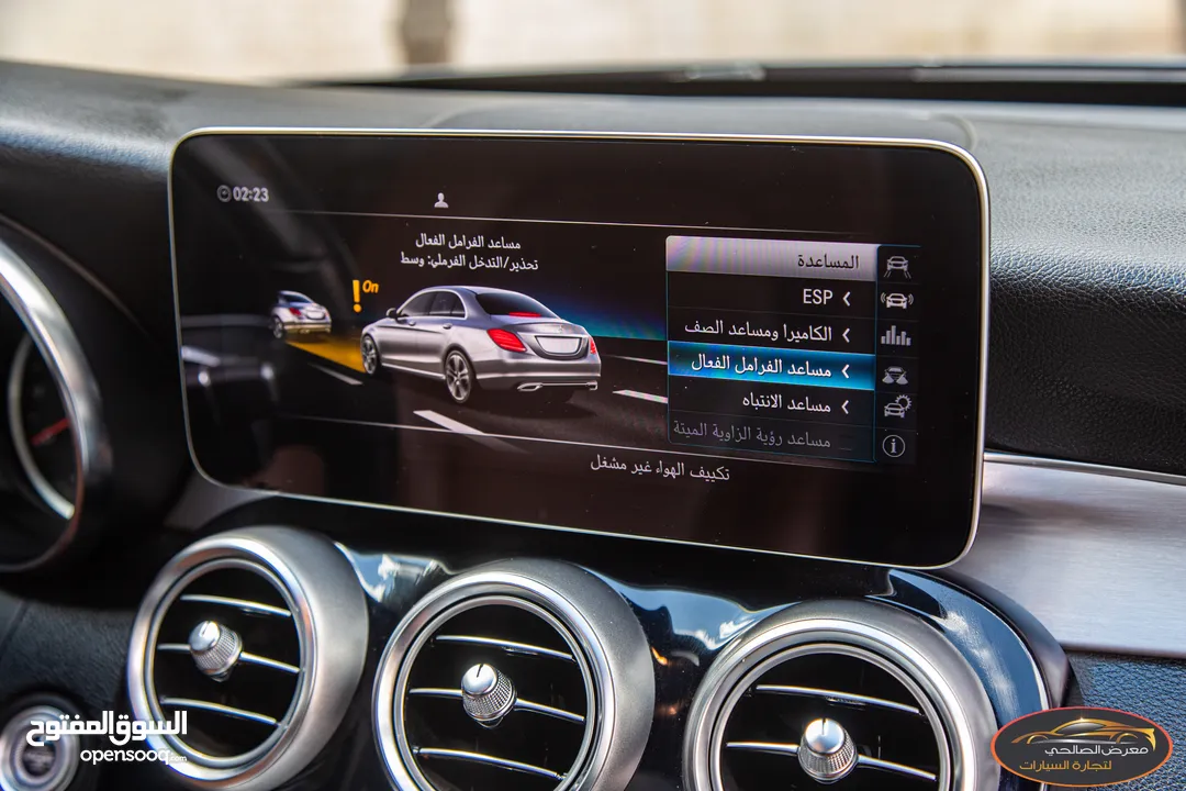 Mercedes C200 2019 Mild hybrid Amg kit Night Package   السيارة وارد الشركة و قطعت مسافة 83,000 كم