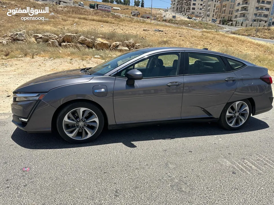 هوندا كلاريتي