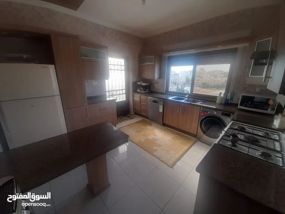 شقة فاخرة ومميزة للبيع
