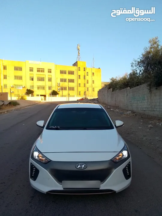 هونداي ايونك فل ما عدا الفتحه كهرباء موديل 2017 بسعر مغري