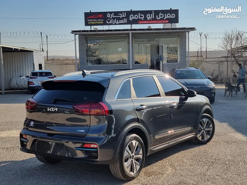كيا نيرو 2022 فل مع فتحة بحالة الوكالة 7جيد