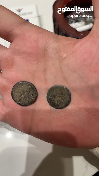 عملتين قديمات المعنيين