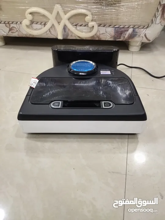 neato D8  robot vacuum cleaner