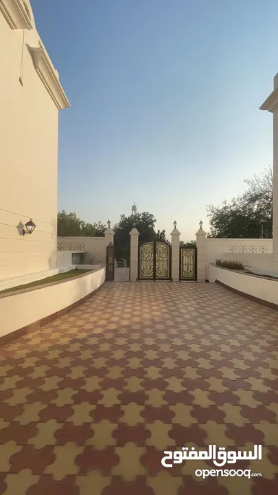 6Me28-Fabulous 5BHK Villa for rent in Qurm, Al Sarooj Street