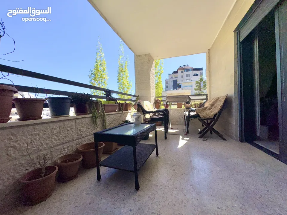 شقة مميزة في عمارة مميزة