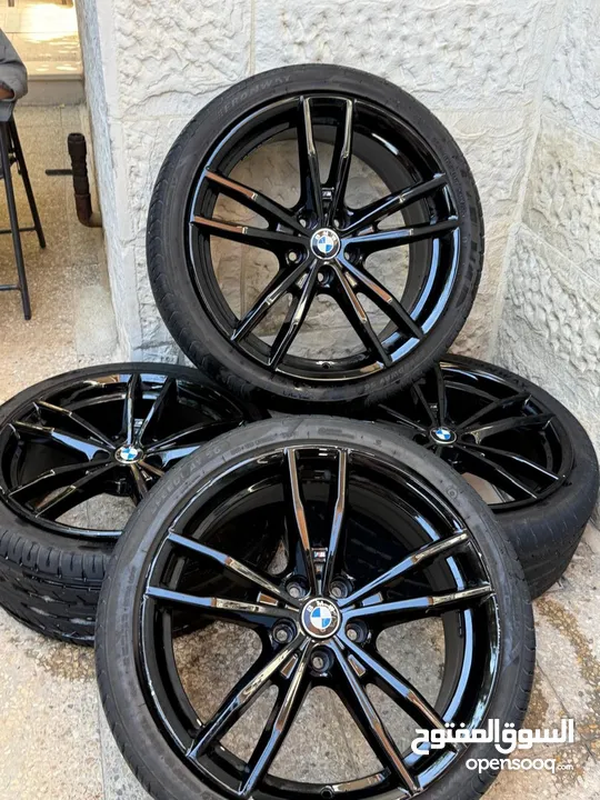 جنوط 19 انش لل بي ام دبليو وكاله  اصليات من الشركه مع كواشيكهم  للبيع  بسعر طري bmw