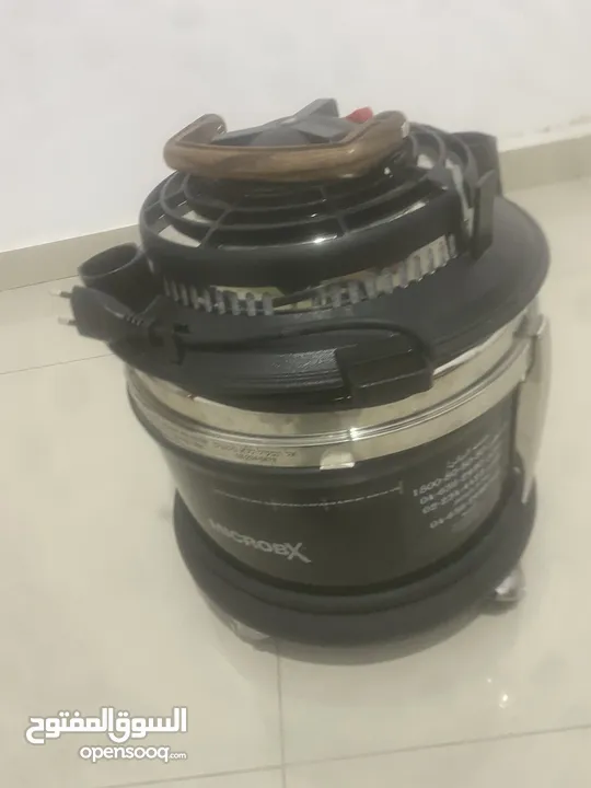 مكنسة كهربائية