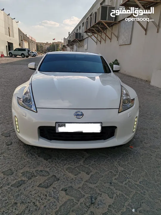 Nissan Z370 2nd owner GCC specs in good condition