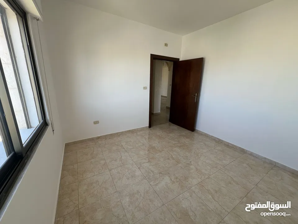 شقه فارغه مميزه للايجار+ 2 نوم+  مناسبه لعرسان +