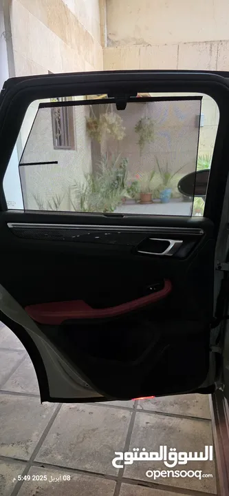 Porsche macan 2019  رمادي فاتح  وارد الوكاله مالك واحد   مواصفات خاصه ...مالك واحد  بسعر مميز