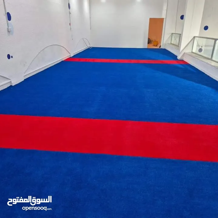 فني تركيب جميع أنواع الموكيت-فني تركيب أرضيات باركيه خشب-تركيب أرضيات bvc-عشب صناعي -بلاط موكيت