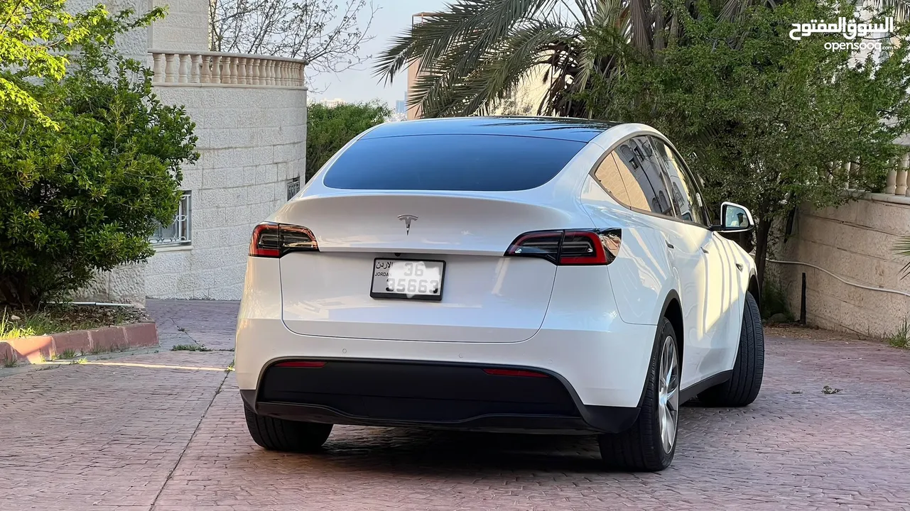 Tesla model Y 2021
