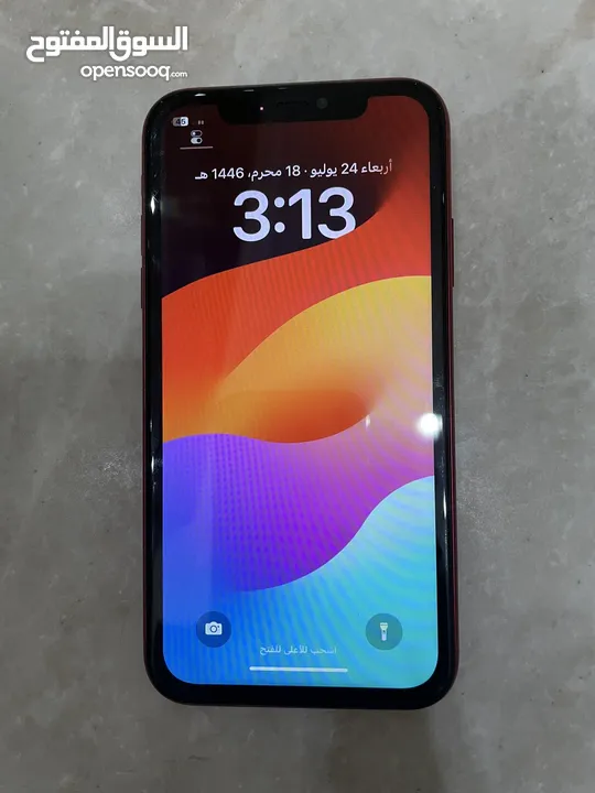 iPhone 11 (64GB) بدون خدوش و في حالة ممتازة