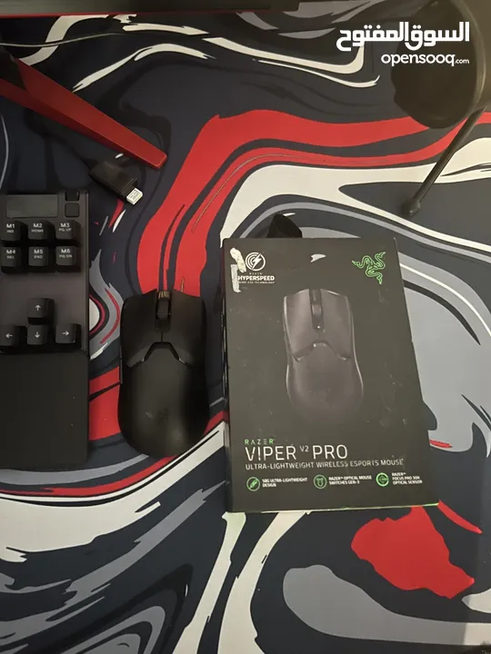 Apex pro tkl Razer viper v2 pro Both 60 riyals