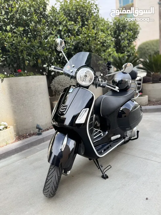 Vespa PIAGGIO GTS300 / Super clean / Black
