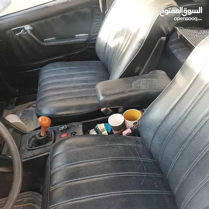 سيارة مرسيدس 200 للبيع بحالة جيدة
