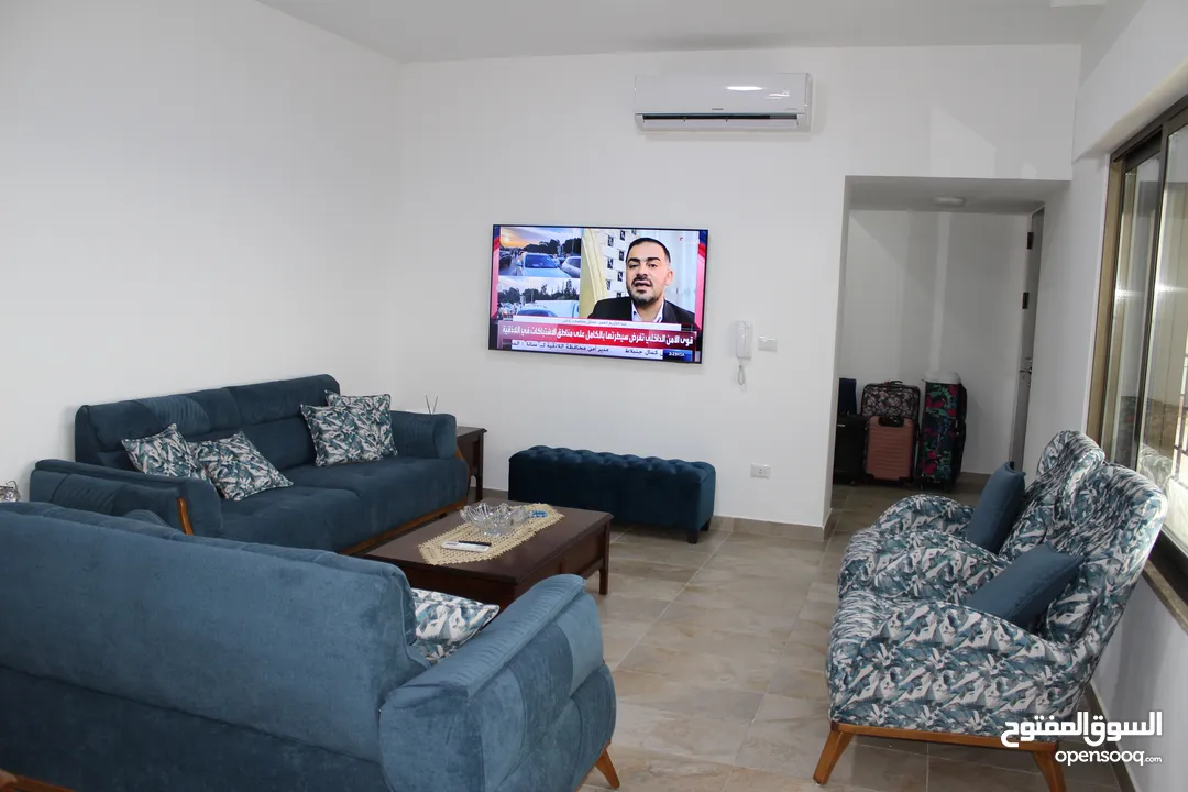 بيع بيت مستقل (فيلا) بالسلط  دعم الغزالات ,ام جوزة، تشطيبات فاخرى، بناء 230م ترسات 400م ,900م ارض