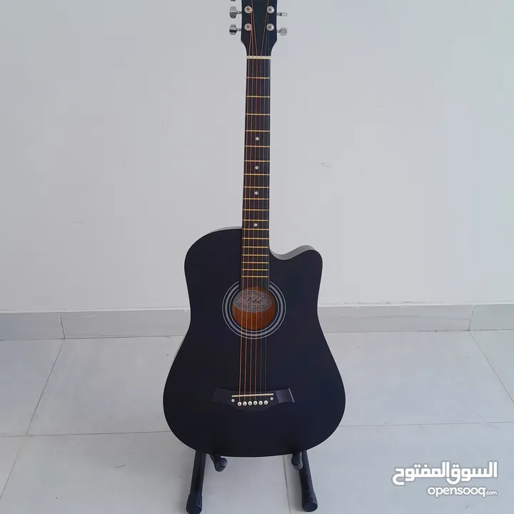 New! Acoustic/classical guitar! Ukulele! Delivery!جديد! جيتار صوتي/كلاسيكي! يوكاليل! توصيل!