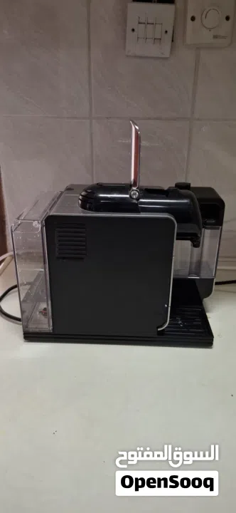 آلة قهوة  Nespresso DeLonghi Lattissima Plus EN520W