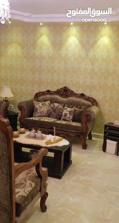 طقم كنب 7 مقاعد ،خشب زان مصري،معاه طاولات جانبية،بحالة ممتازة