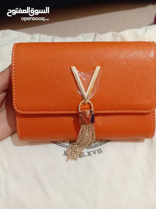 شنطة يد من فالنتينو أصلية- Valentino habd bag
