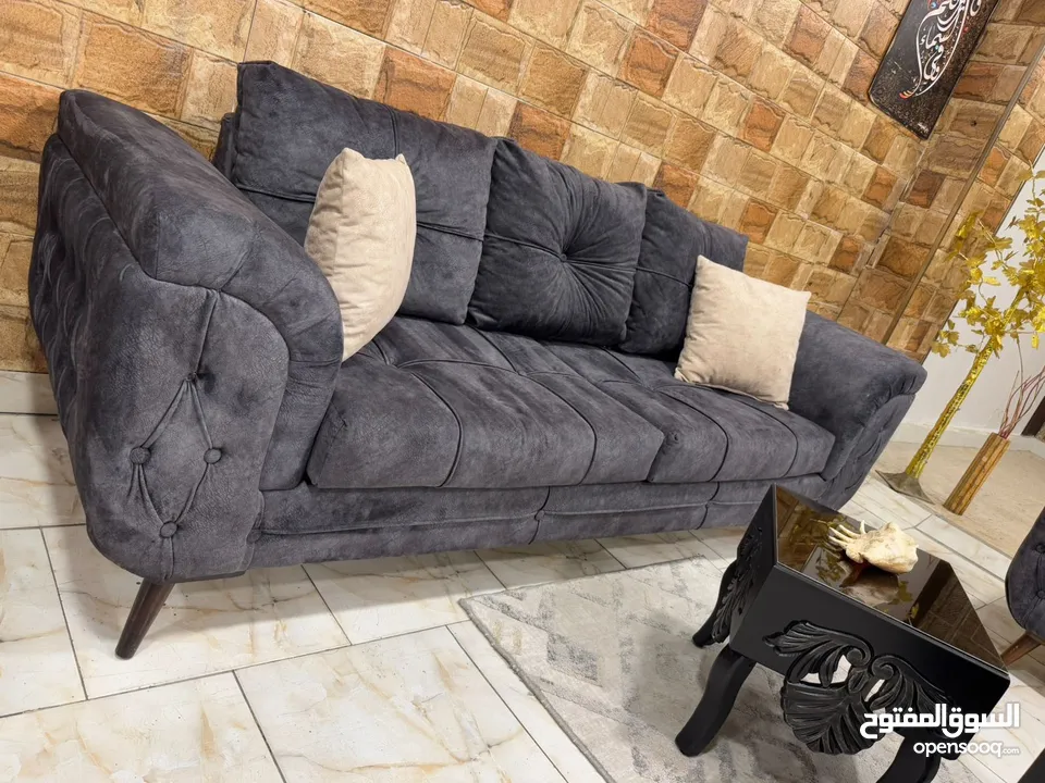 طقم كنب مع طاولات فخم جدا