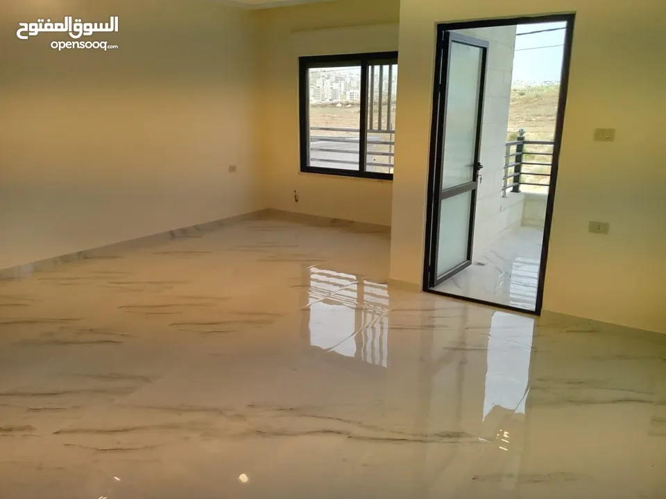 شقه مع رووف للبيع شفا بدران الكوم بناء جديد