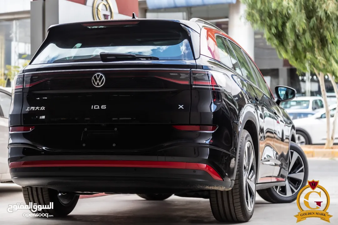 الان لدى شركة العلامة الذهبية لتجارة السيارات   Volkswagen ID6 X Pro 2024 Black Edition