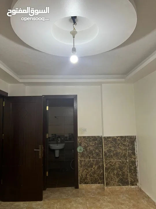شقة مميزة جدا للبيع بالقرب من مستشفى الأمير حمزة (بسعر مغري)