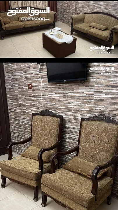 طقم كنب 7 مقاعد حالة جيده وخشب ثقيل