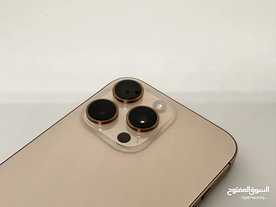iPhone 16 Pro Max مشحون 17 مرة فقط شبه جديد