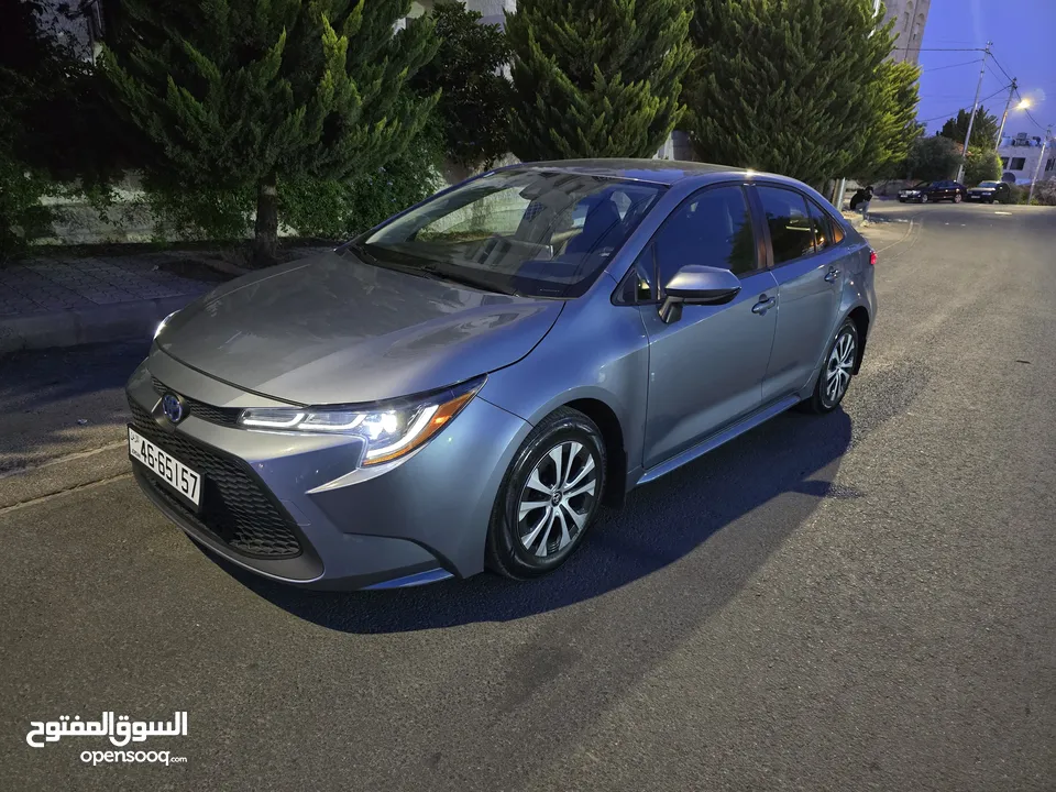 تويوتا كورولا 2022 XLE فحص كامل فل كامل جلد تدفئة شاحن وايرلس كراسي كهروباء ياباني بطارية ليثيوم
