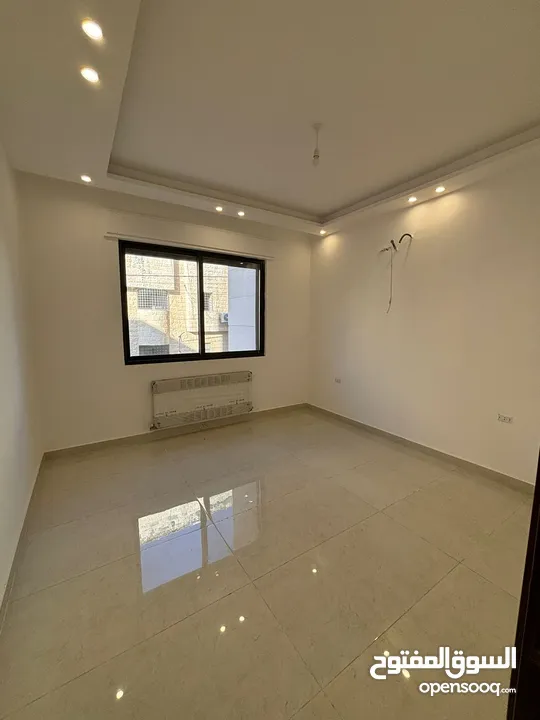 شقة غير مفروشة للإيجار ( Property 40090 ) سنوي فقط