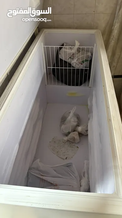 فريزر بحاله جيده جدا للبيع منطقة بوقوه الحجم كبير جدا