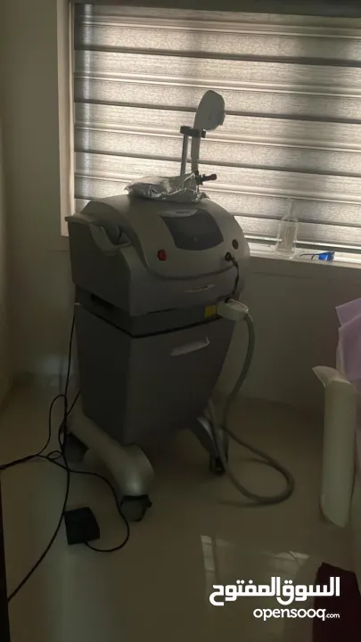 بيع اجهزة مركز عناية بشرة بسبب السفر